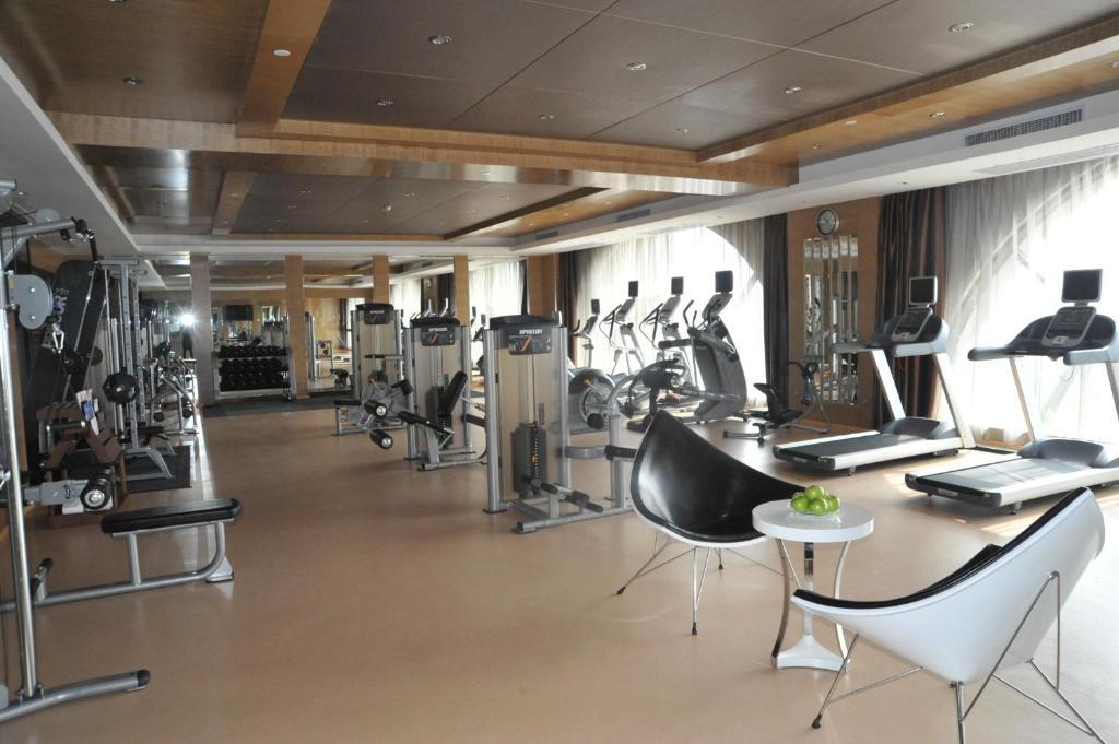 Sovereign Hotel Zhanjiang Esterno foto