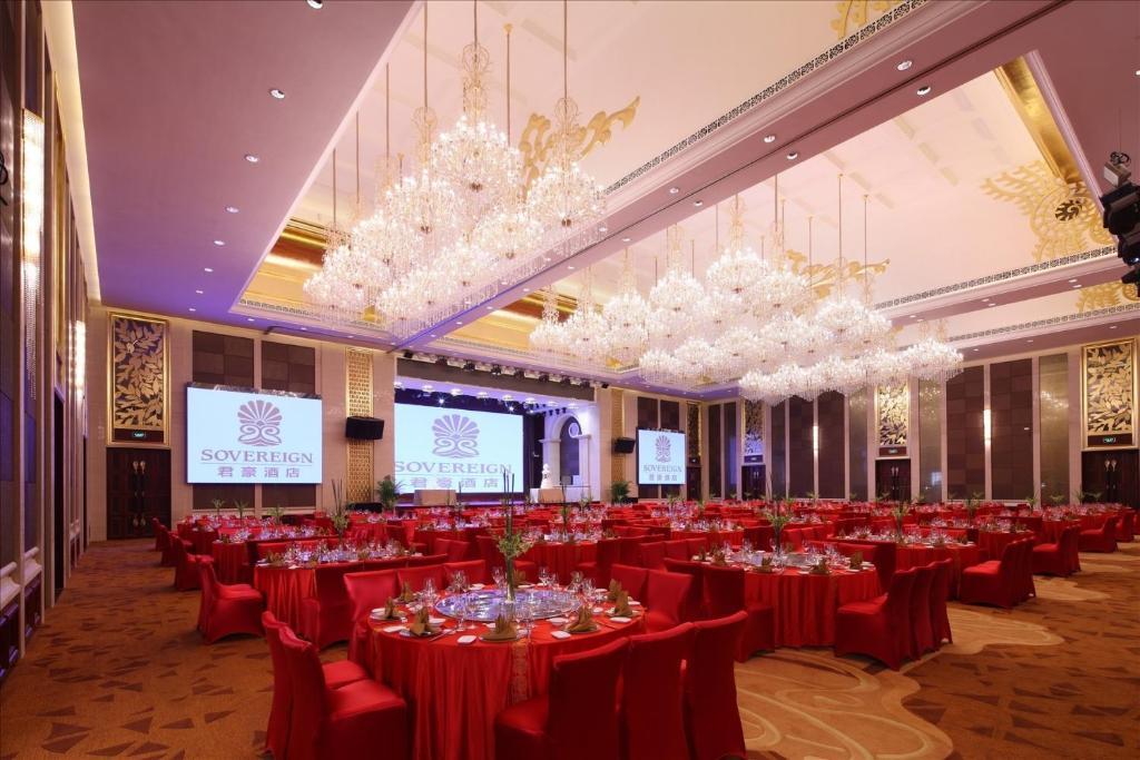 Sovereign Hotel Zhanjiang Esterno foto