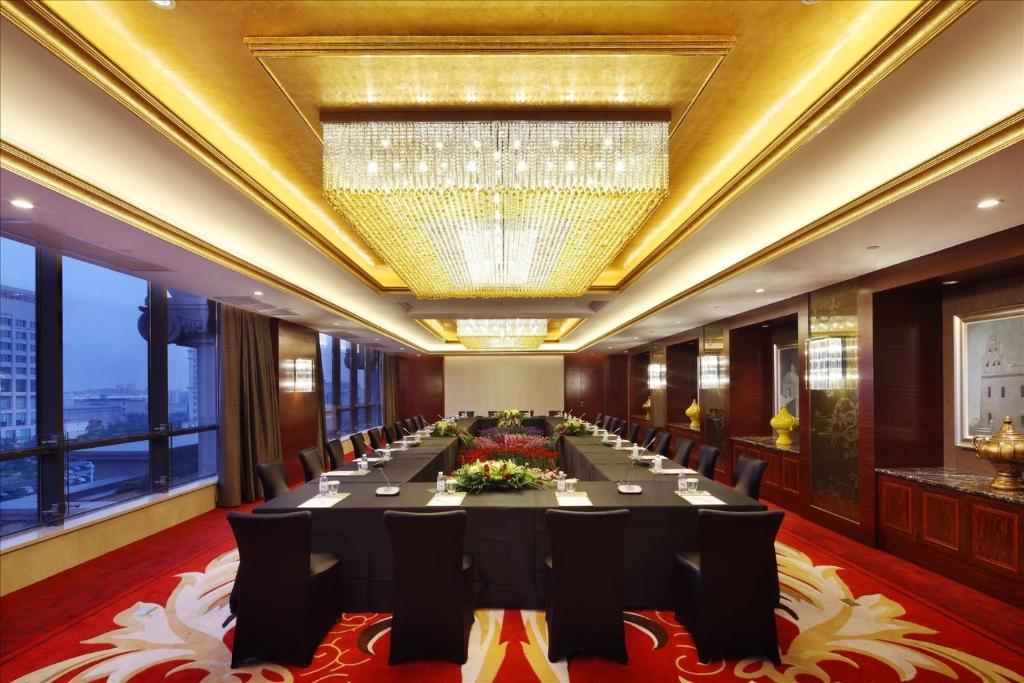 Sovereign Hotel Zhanjiang Esterno foto