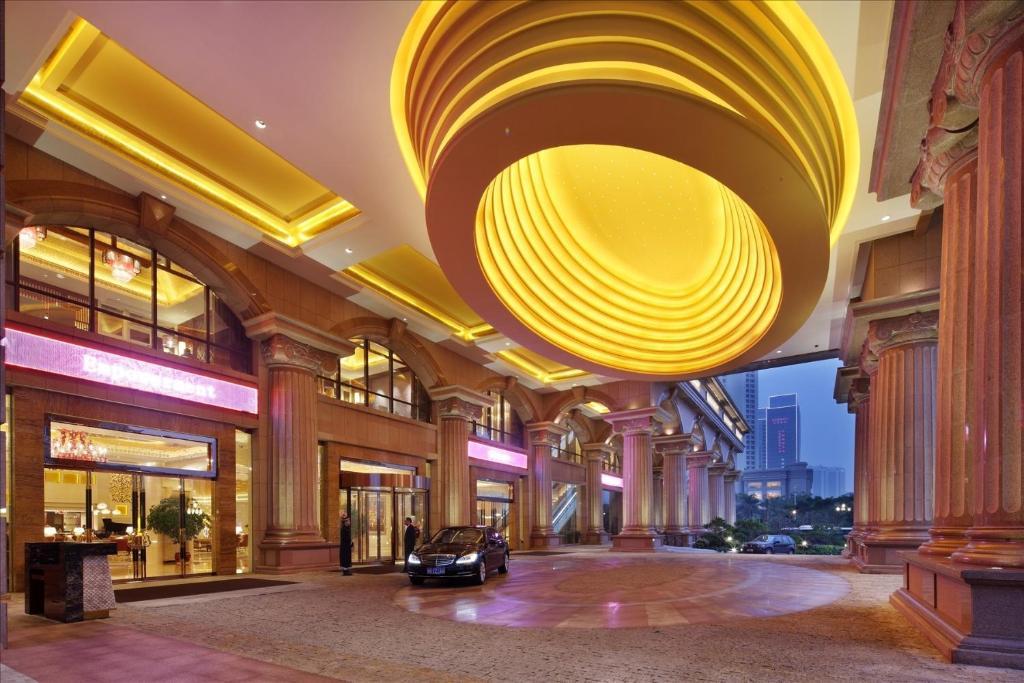 Sovereign Hotel Zhanjiang Esterno foto
