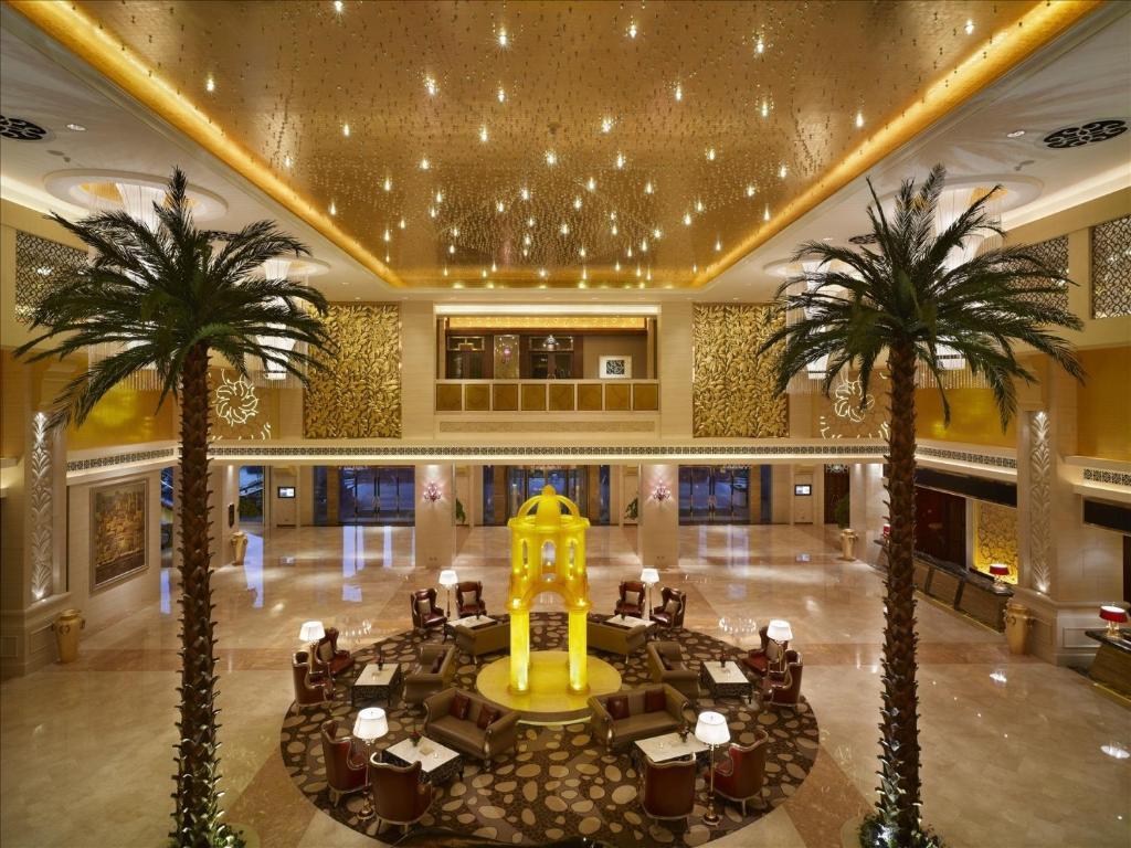 Sovereign Hotel Zhanjiang Esterno foto