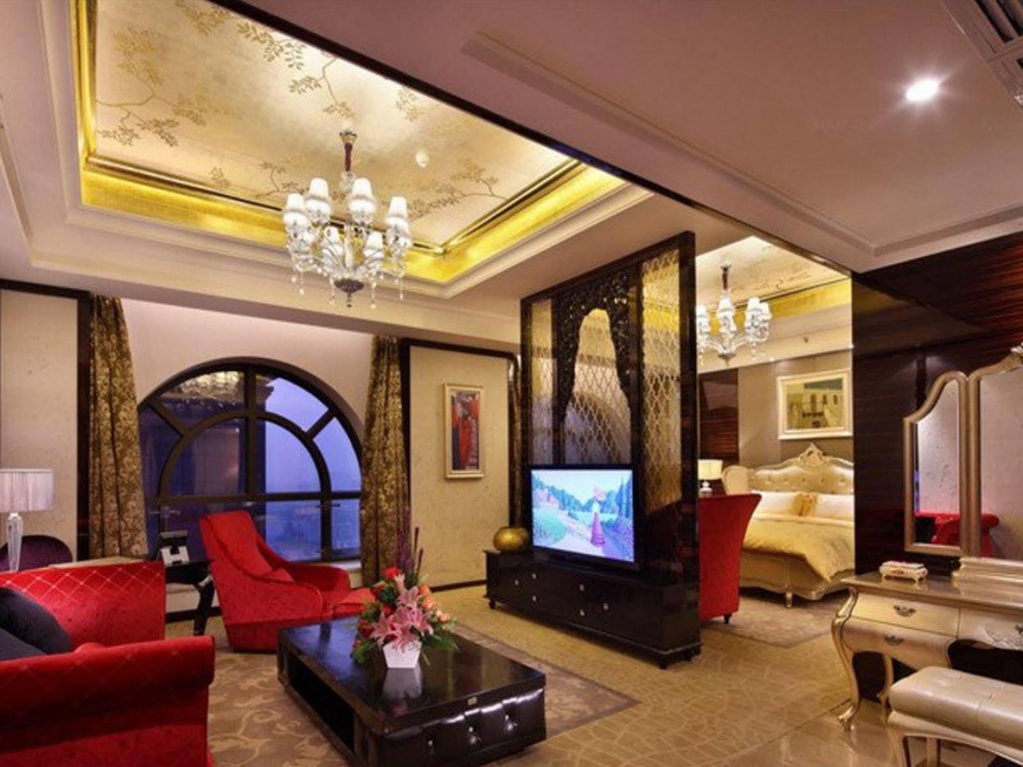 Sovereign Hotel Zhanjiang Esterno foto