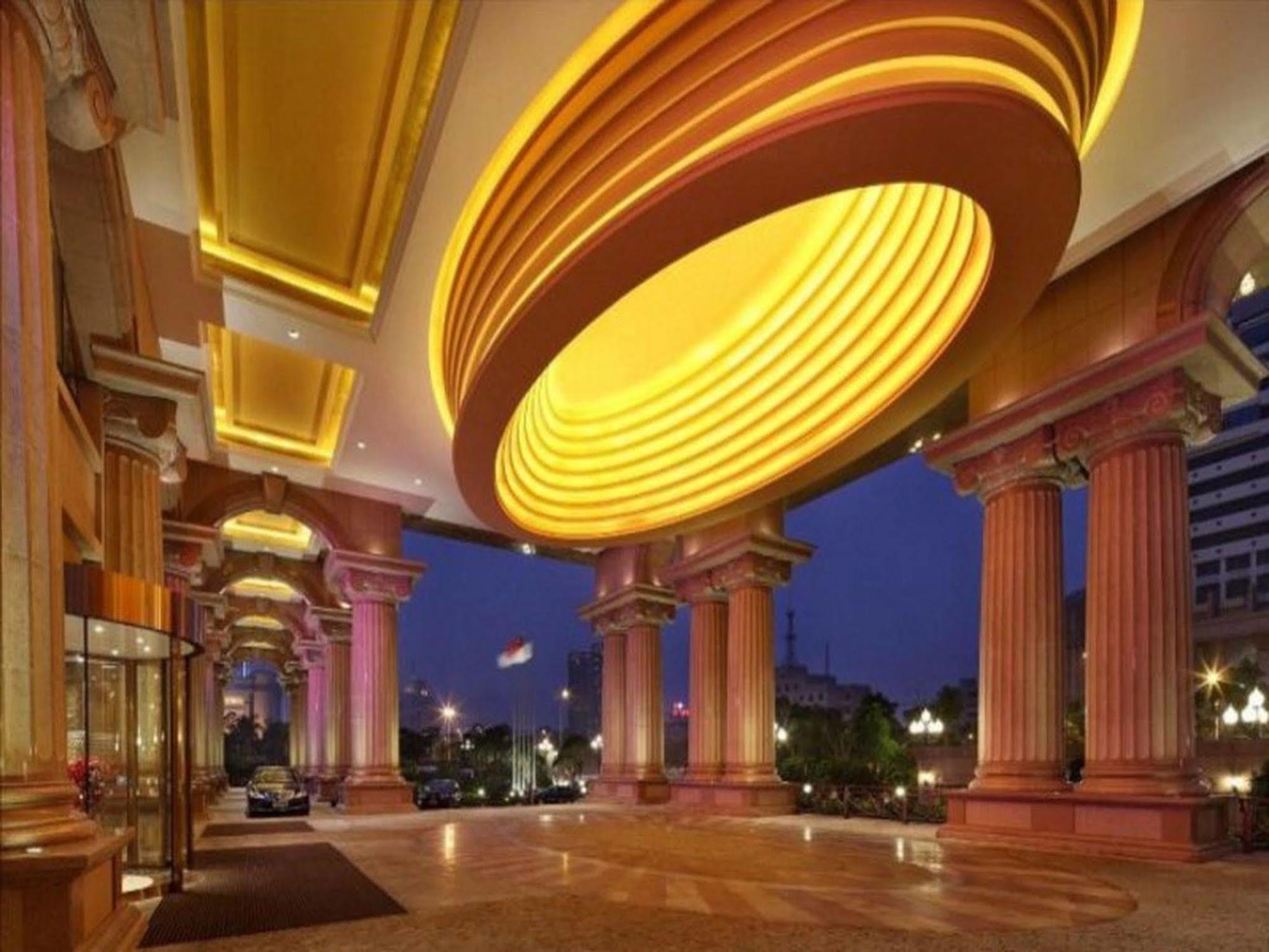 Sovereign Hotel Zhanjiang Esterno foto